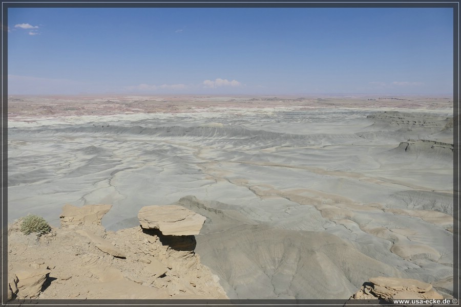 Moon_Overlook_2025_001