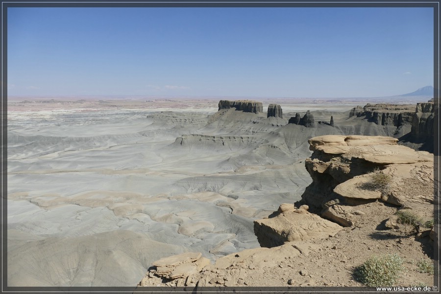 Moon_Overlook_2025_002