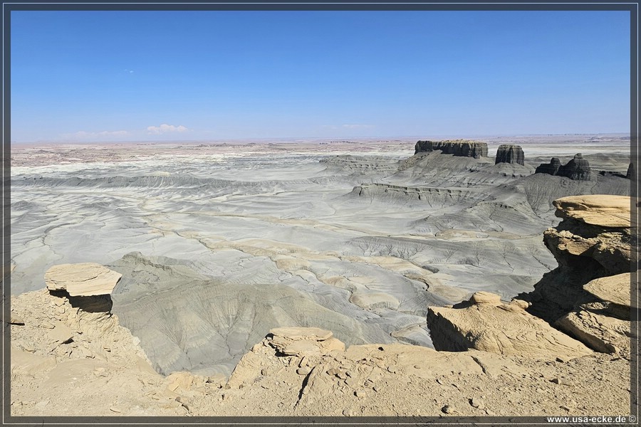 Moon_Overlook_2025_004