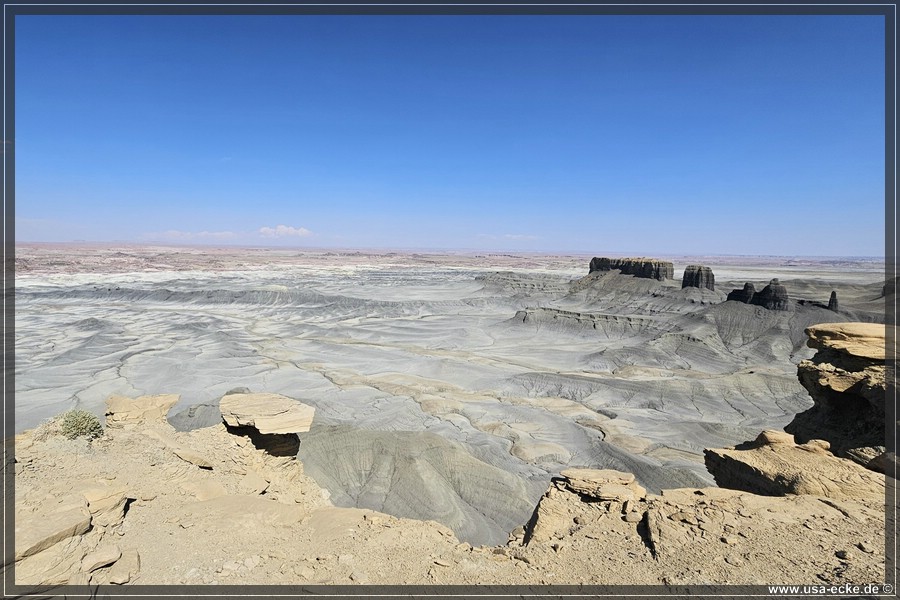 Moon_Overlook_2025_009